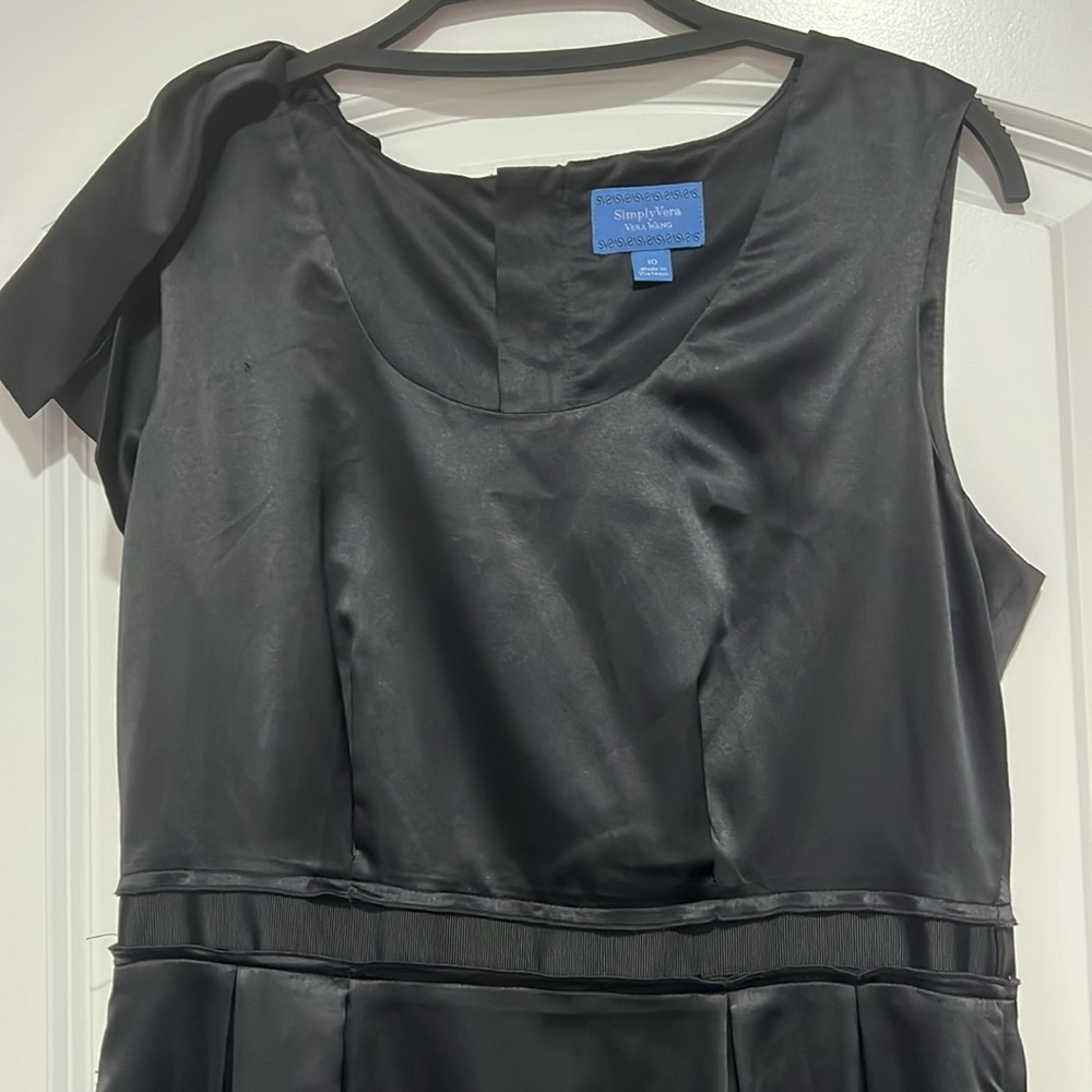 Simply Vera Vera Wang little black dress with a cute shoulder detail and pockets